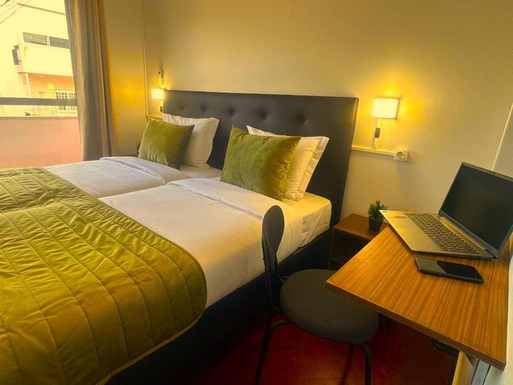 Lisabonna Guest House Amadora Extérieur photo