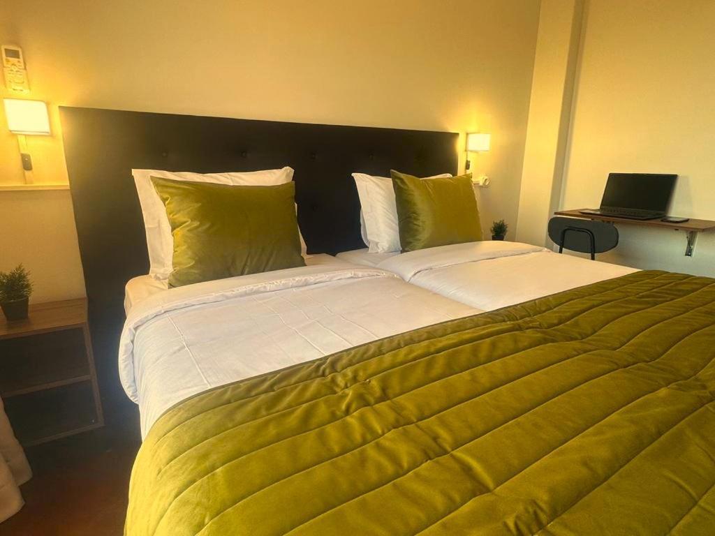 Lisabonna Guest House Amadora Extérieur photo